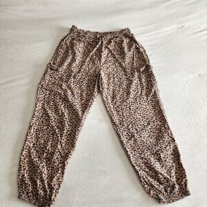 🐆🐾Aerie Leopard Print Cargo Joggers - Size M